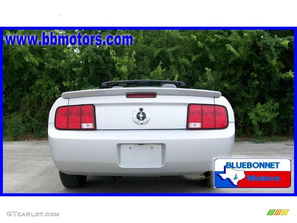 2008 Mustang V6 Deluxe Convertible - Brilliant Silver Metallic / Light Graphite photo #7