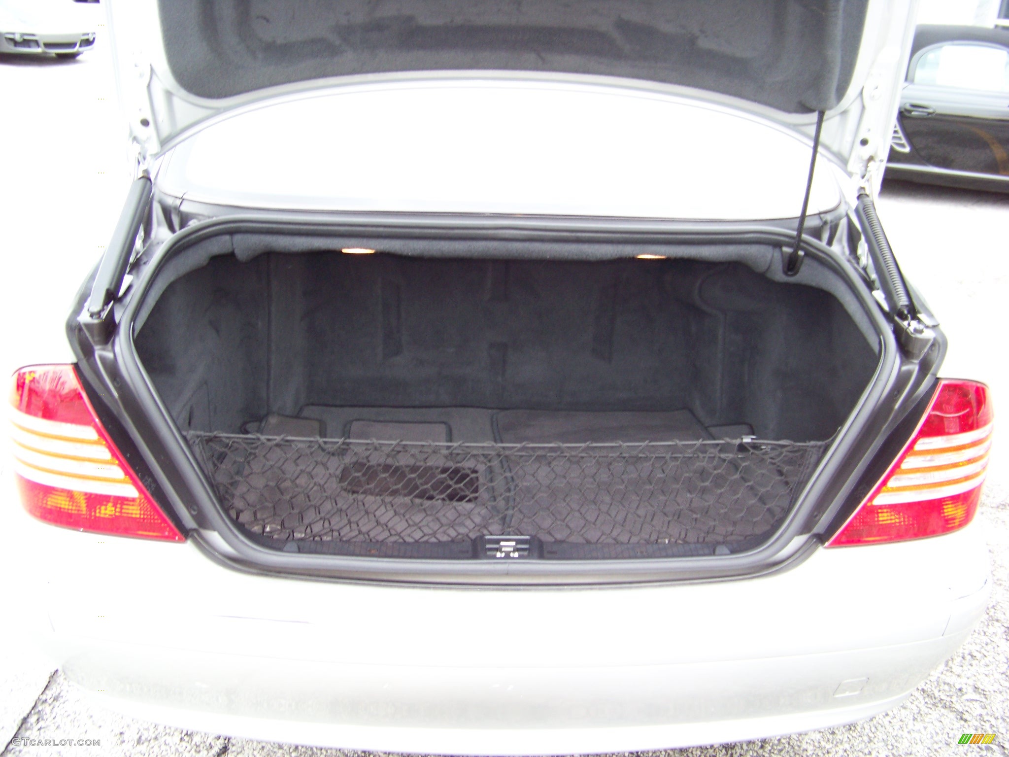 2004 Mercedes-Benz S 430 Sedan Trunk Photo #155184
