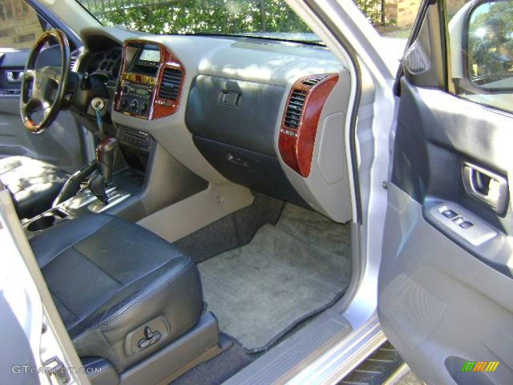 2004 Montero Limited 4x4 - Cool Silver Metallic / Charcoal photo #2