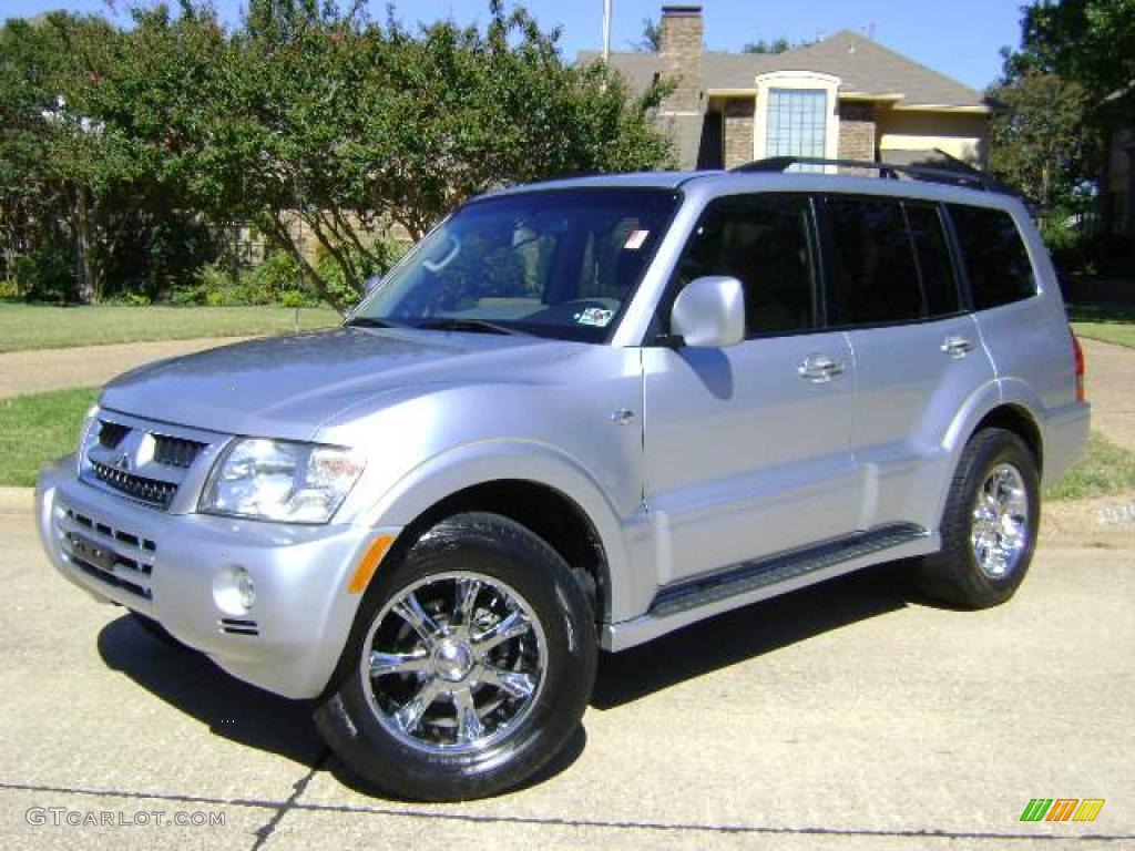 2004 Montero Limited 4x4 - Cool Silver Metallic / Charcoal photo #18