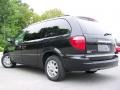 2007 Brilliant Black Crystal Pearl Chrysler Town & Country Limited  photo #3