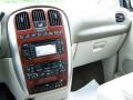 2007 Brilliant Black Crystal Pearl Chrysler Town & Country Limited  photo #13