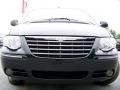 2007 Brilliant Black Crystal Pearl Chrysler Town & Country Limited  photo #18