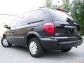 2007 Brilliant Black Crystal Pearl Chrysler Town & Country   photo #3