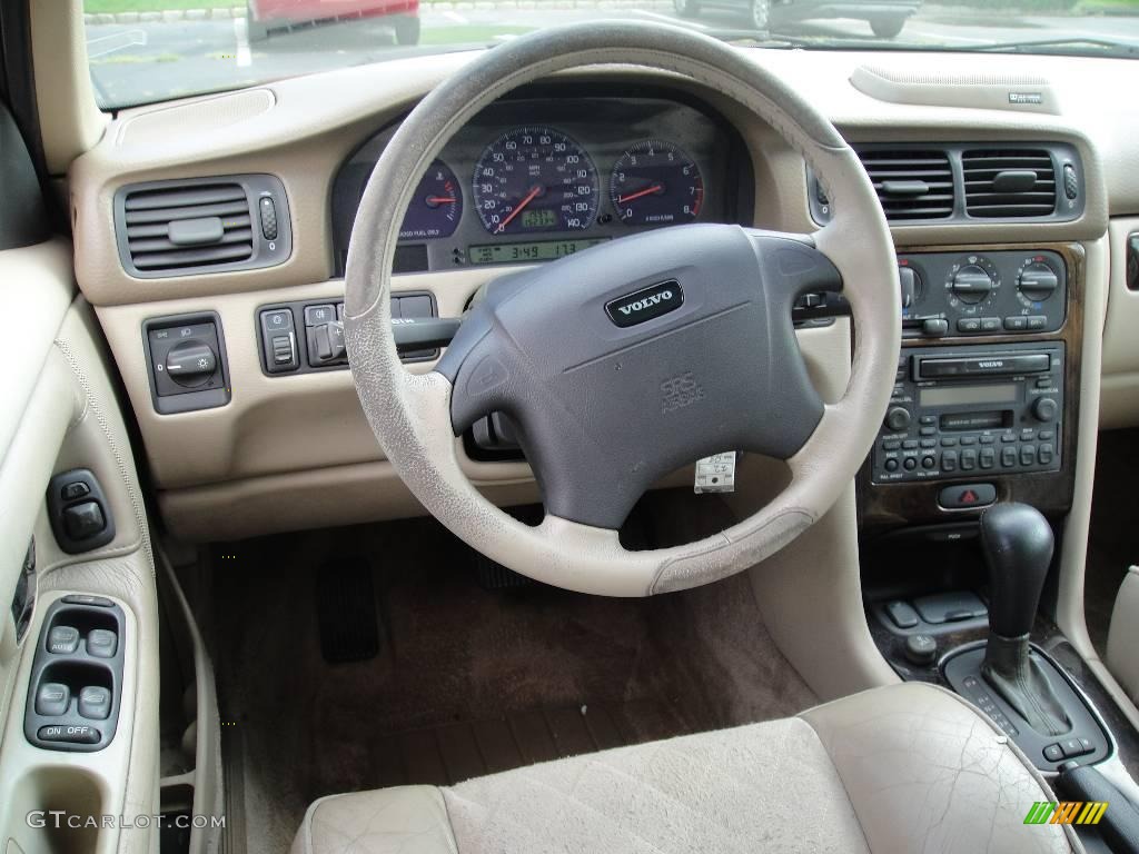 1998 Volvo V70 R AWD Steering Wheel Photos
