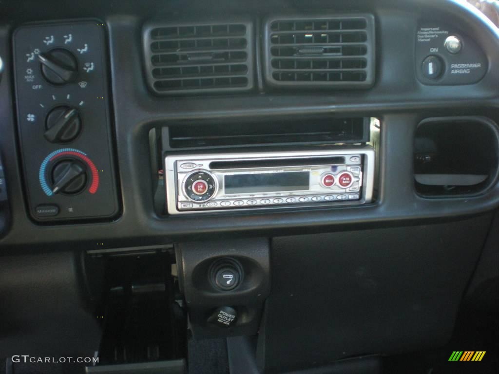 1999 Ram 1500 SLT Extended Cab - Metallic Red / Mist Gray photo #14