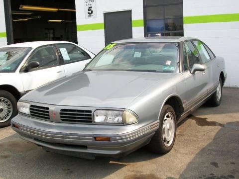 1995 Oldsmobile Eighty-Eight Royale Data, Info and Specs