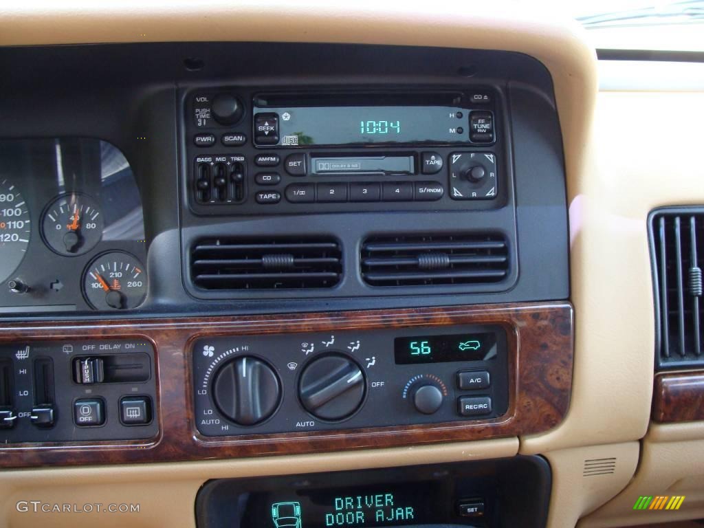 1997 Grand Cherokee Orvis 4x4 - Moss Green Pearl / Camel photo #12