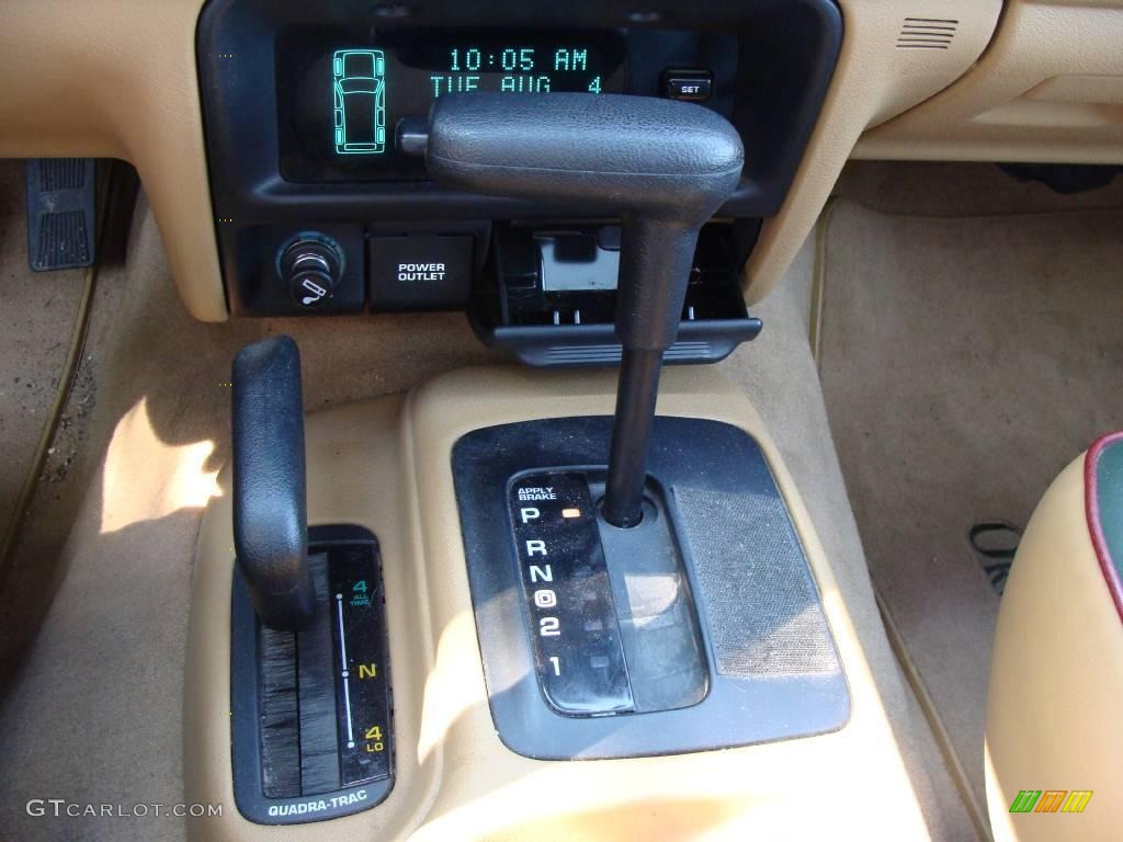 1997 Grand Cherokee Orvis 4x4 - Moss Green Pearl / Camel photo #13