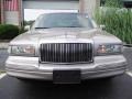 1995 Pumice Pearl Metallic Lincoln Town Car Signature  photo #2