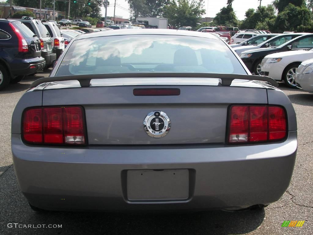2006 Mustang V6 Premium Coupe - Tungsten Grey Metallic / Dark Charcoal photo #20