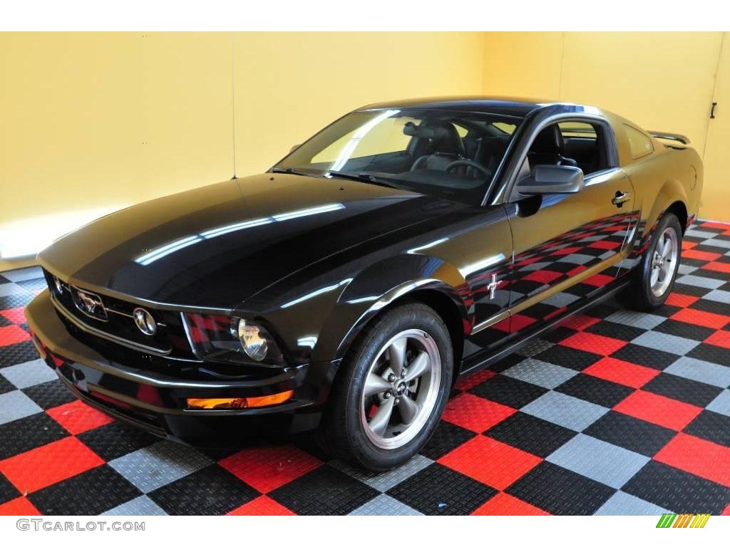 2006 Mustang V6 Premium Coupe - Black / Dark Charcoal photo #3