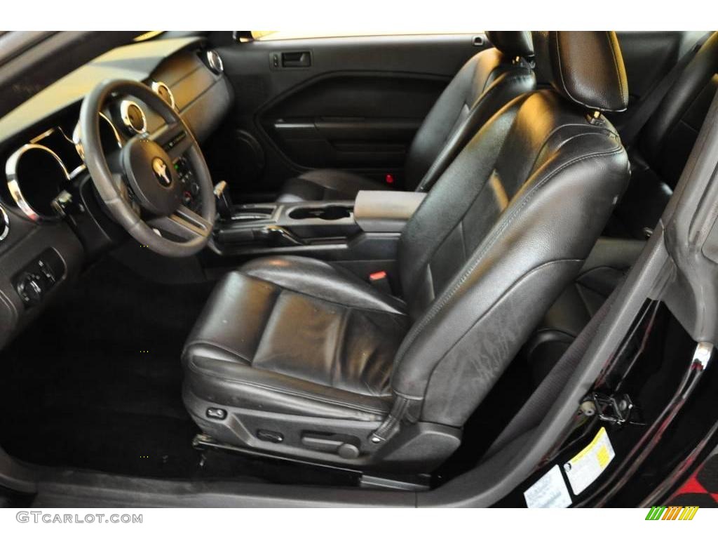 2006 Mustang V6 Premium Coupe - Black / Dark Charcoal photo #11