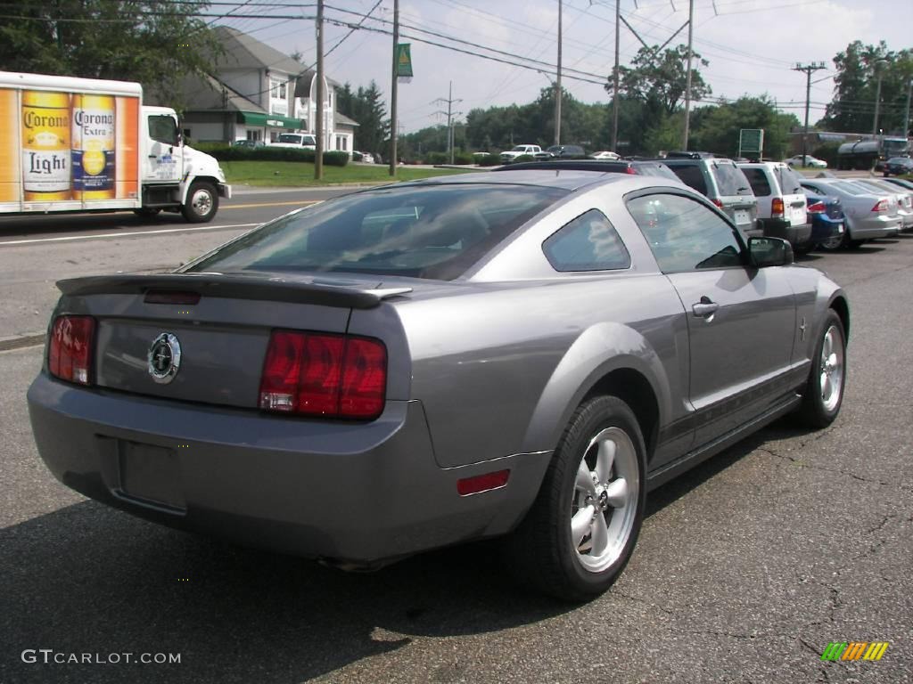 2007 Mustang V6 Premium Coupe - Tungsten Grey Metallic / Dark Charcoal photo #3