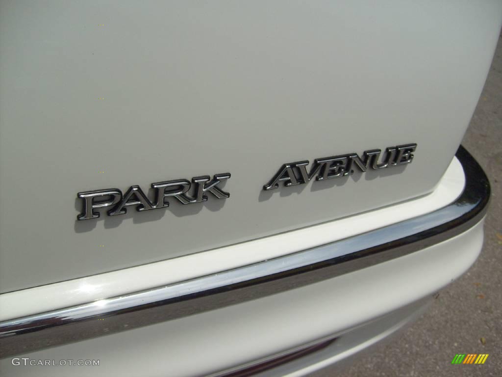 1999 Park Avenue  - Bright White Diamond / Taupe photo #11