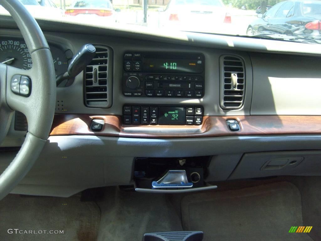 1999 Park Avenue  - Bright White Diamond / Taupe photo #22