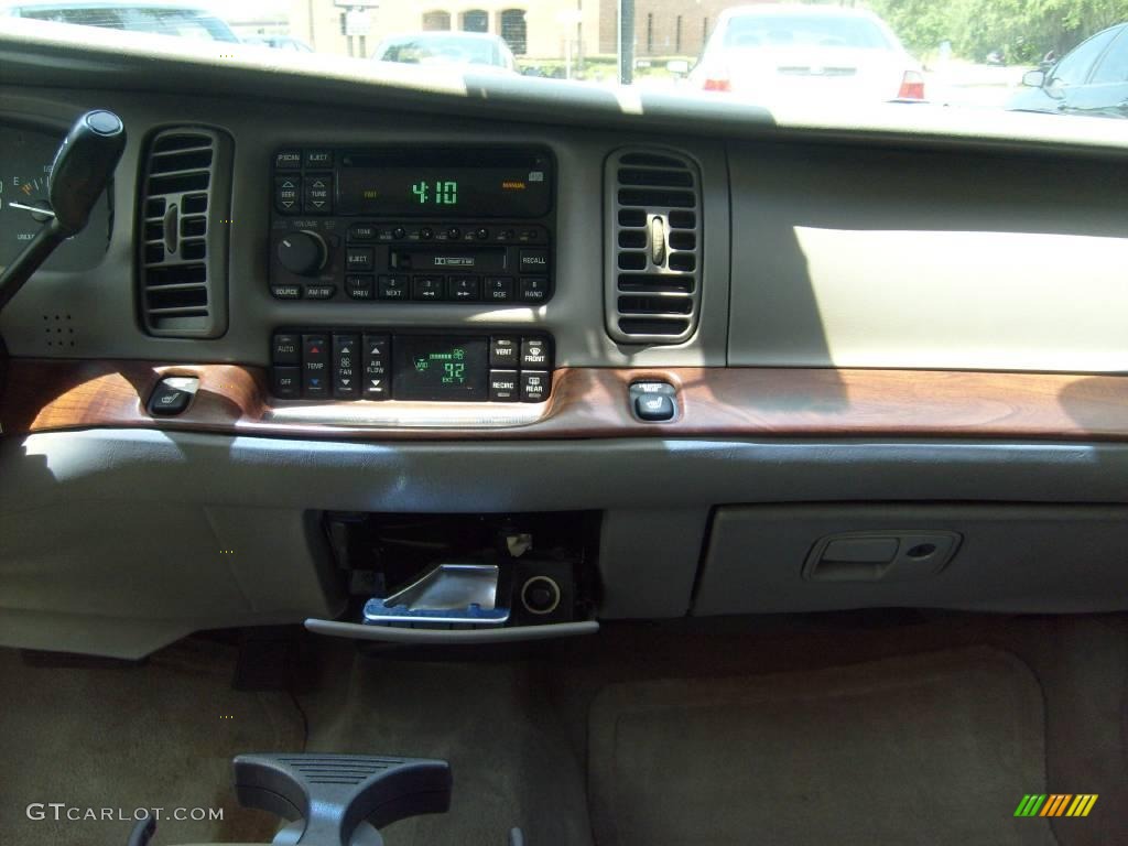 1999 Park Avenue  - Bright White Diamond / Taupe photo #23