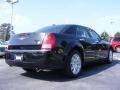 Brilliant Black - 300 C HEMI Photo No. 3