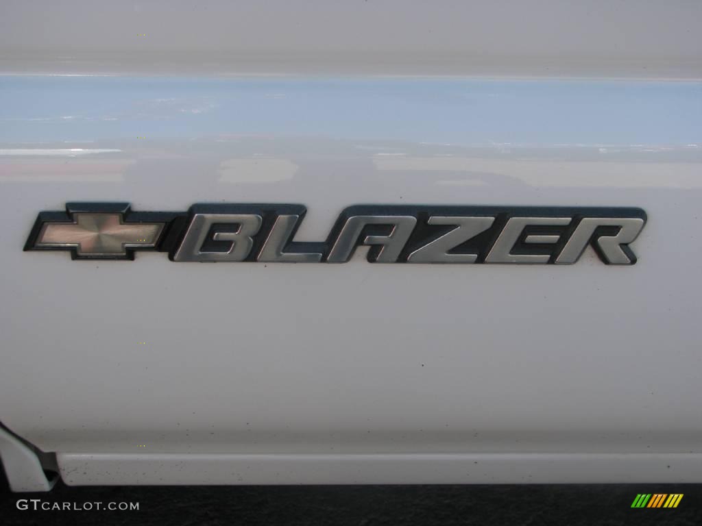 2001 Blazer LS 4x4 - Summit White / Medium Gray photo #11