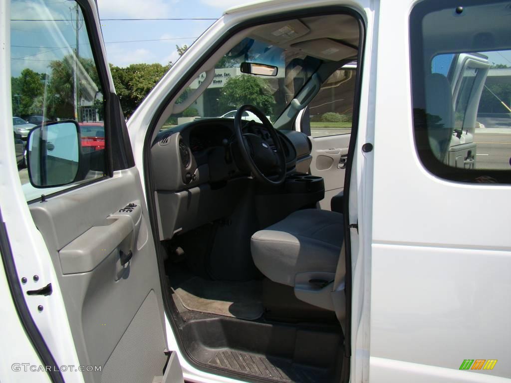2007 E Series Van E350 Super Duty XLT 15 Passenger - Oxford White / Medium Flint Grey photo #9