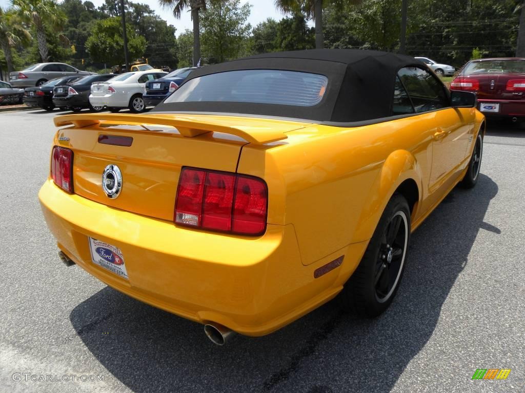 2007 Mustang GT Premium Convertible - Grabber Orange / Dark Charcoal photo #10