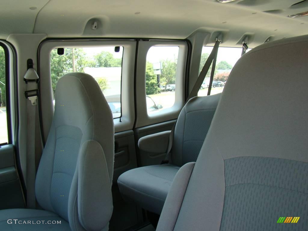 2007 E Series Van E350 Super Duty XLT 15 Passenger - Oxford White / Medium Flint Grey photo #25