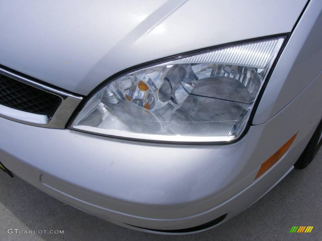 2007 Focus ZX3 S Coupe - CD Silver Metallic / Charcoal/Light Flint photo #10