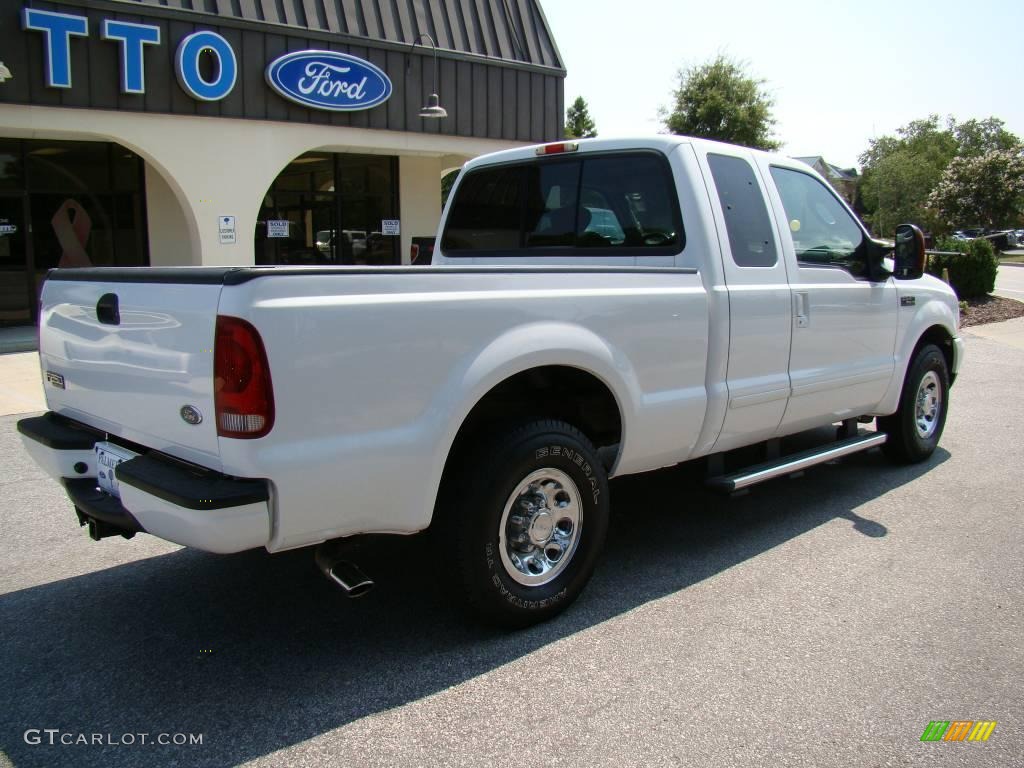 2004 F250 Super Duty XLT SuperCab - Oxford White / Medium Flint photo #8