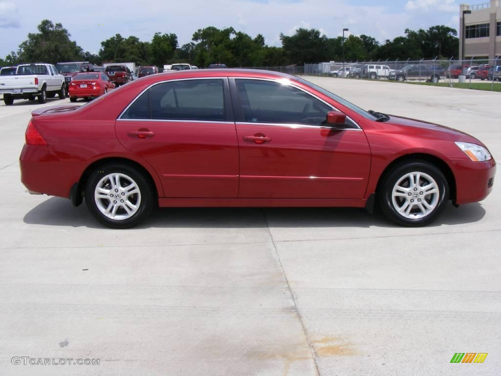 2007 Accord SE Sedan - Moroccan Red Pearl / Gray photo #2