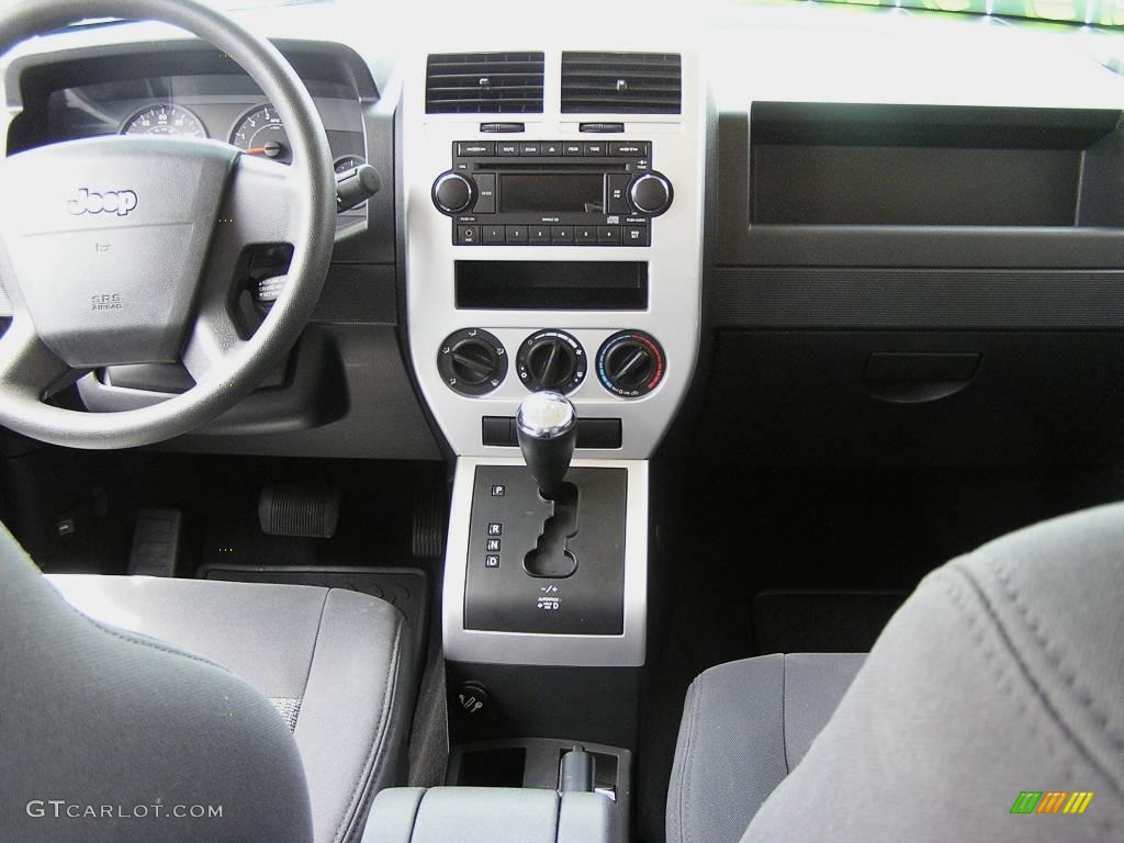 2008 Patriot Sport 4x4 - Surf Blue Pearl / Dark Slate Gray photo #9