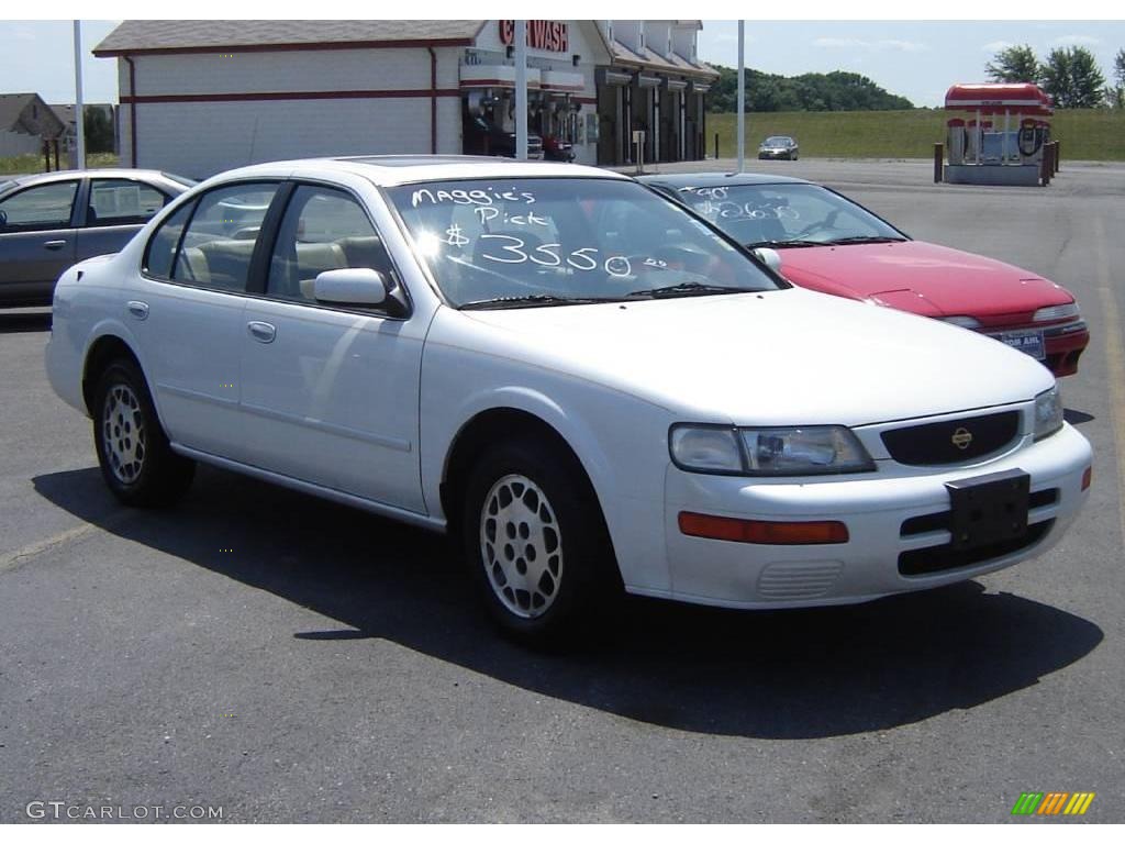 1996 Nissan maxima se interior #1