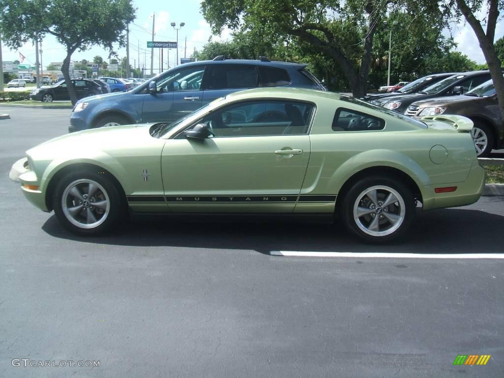 2006 Mustang V6 Premium Coupe - Legend Lime Metallic / Light Parchment photo #3