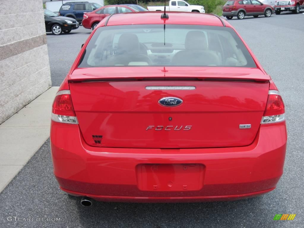 2008 Focus SES Sedan - Vermillion Red / Medium Stone photo #9