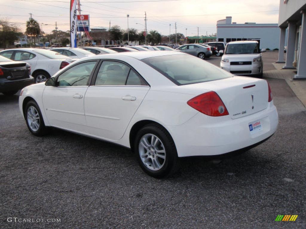 2006 G6 Sedan - Ivory White / Light Taupe photo #3