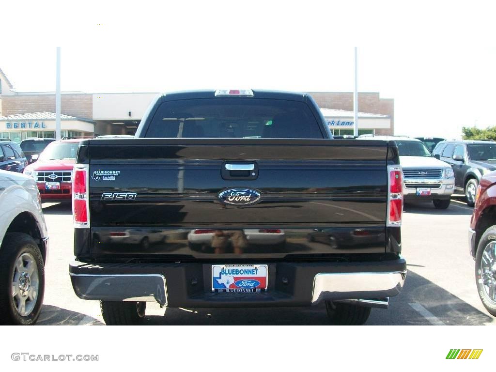 2010 F150 XLT SuperCrew - Tuxedo Black / Medium Stone photo #4