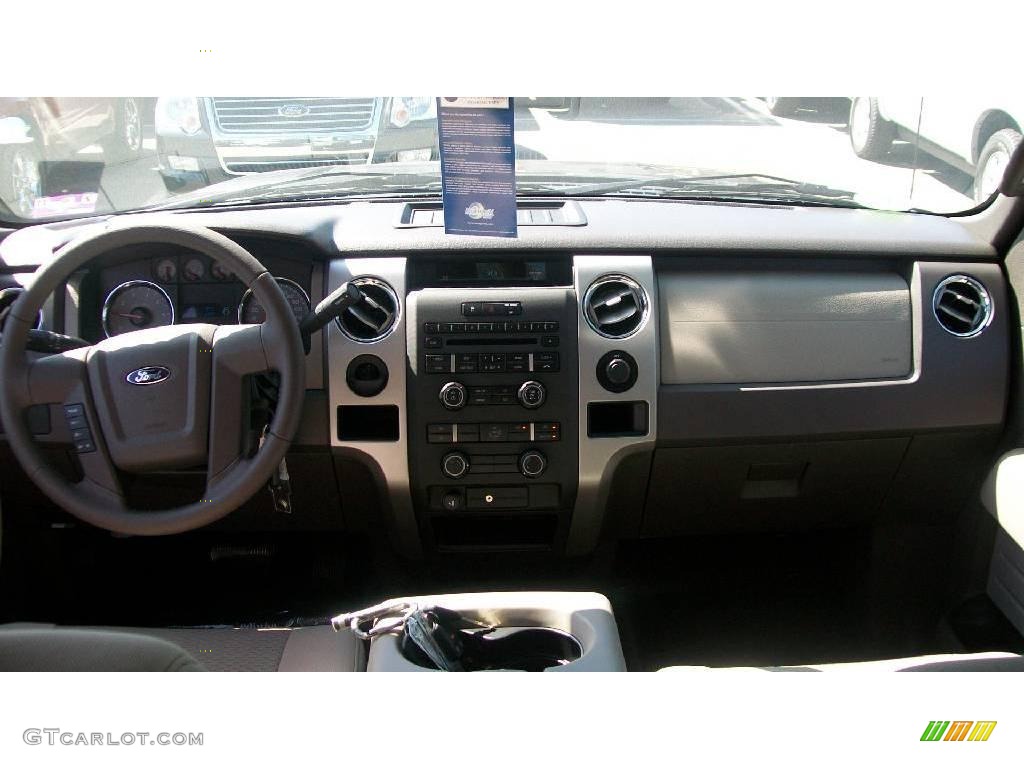 2010 F150 XLT SuperCrew - Tuxedo Black / Medium Stone photo #5