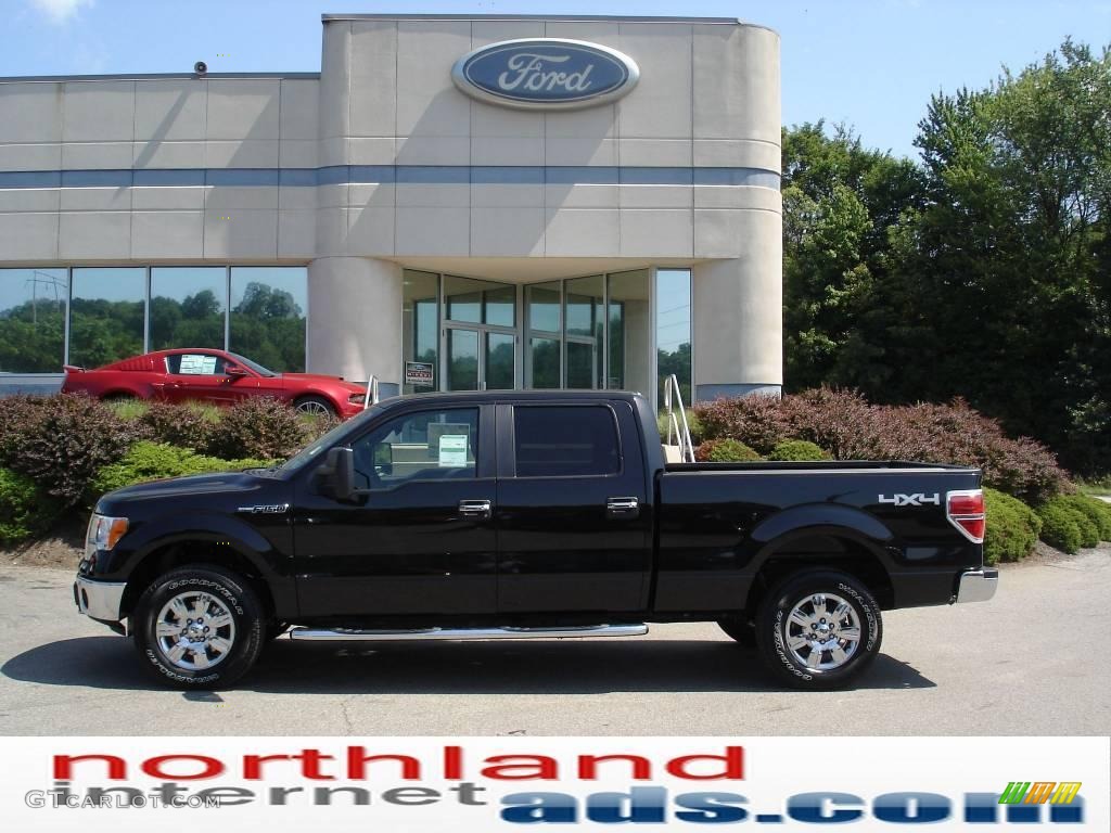 2010 F150 XLT SuperCrew 4x4 - Tuxedo Black / Medium Stone photo #1