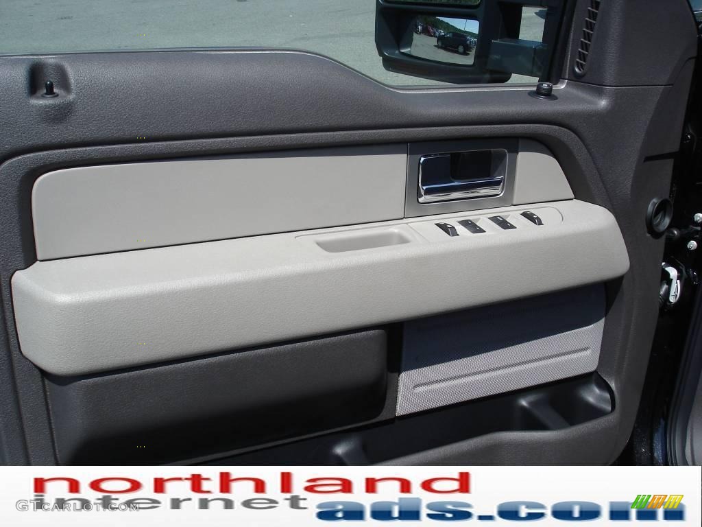 2010 F150 XLT SuperCrew 4x4 - Tuxedo Black / Medium Stone photo #9