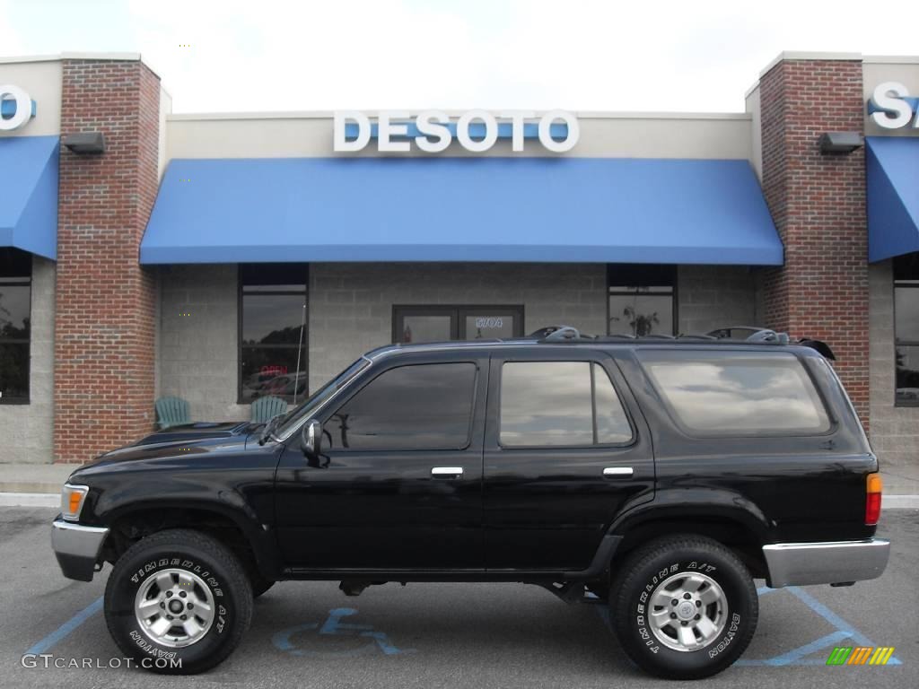 Black Toyota 4Runner