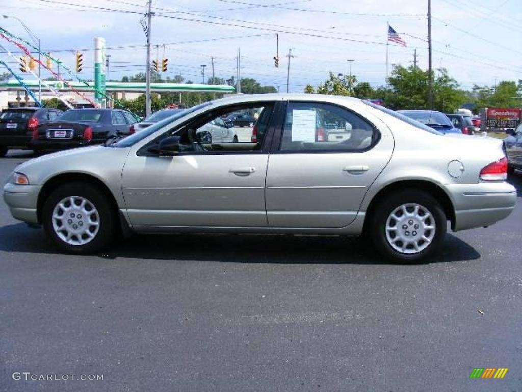 2000 Cirrus LX - Bright Silver Metallic / Silver Fern photo #2