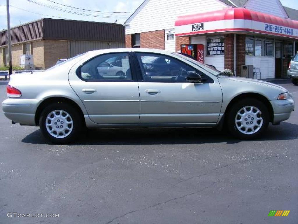 2000 Cirrus LX - Bright Silver Metallic / Silver Fern photo #6