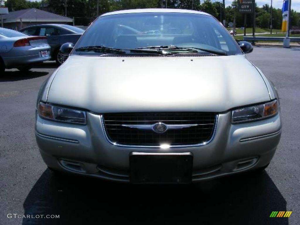 2000 Cirrus LX - Bright Silver Metallic / Silver Fern photo #8