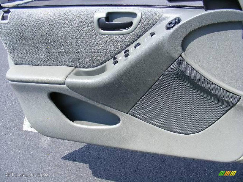 2000 Cirrus LX - Bright Silver Metallic / Silver Fern photo #23