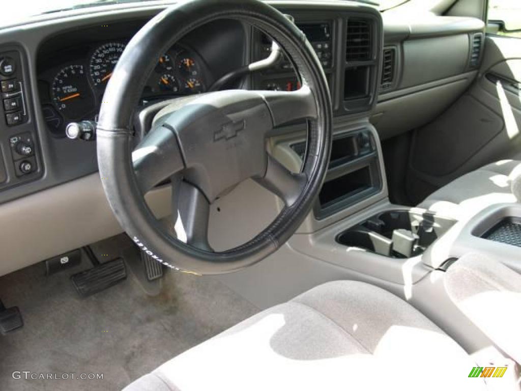 2004 Tahoe LS 4x4 - Black / Tan/Neutral photo #8
