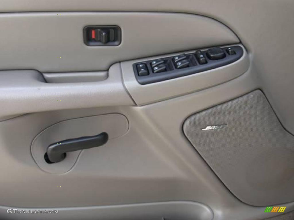 2004 Tahoe LS 4x4 - Black / Tan/Neutral photo #10