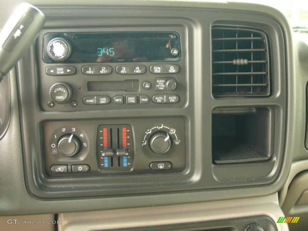 2004 Tahoe LS 4x4 - Black / Tan/Neutral photo #11