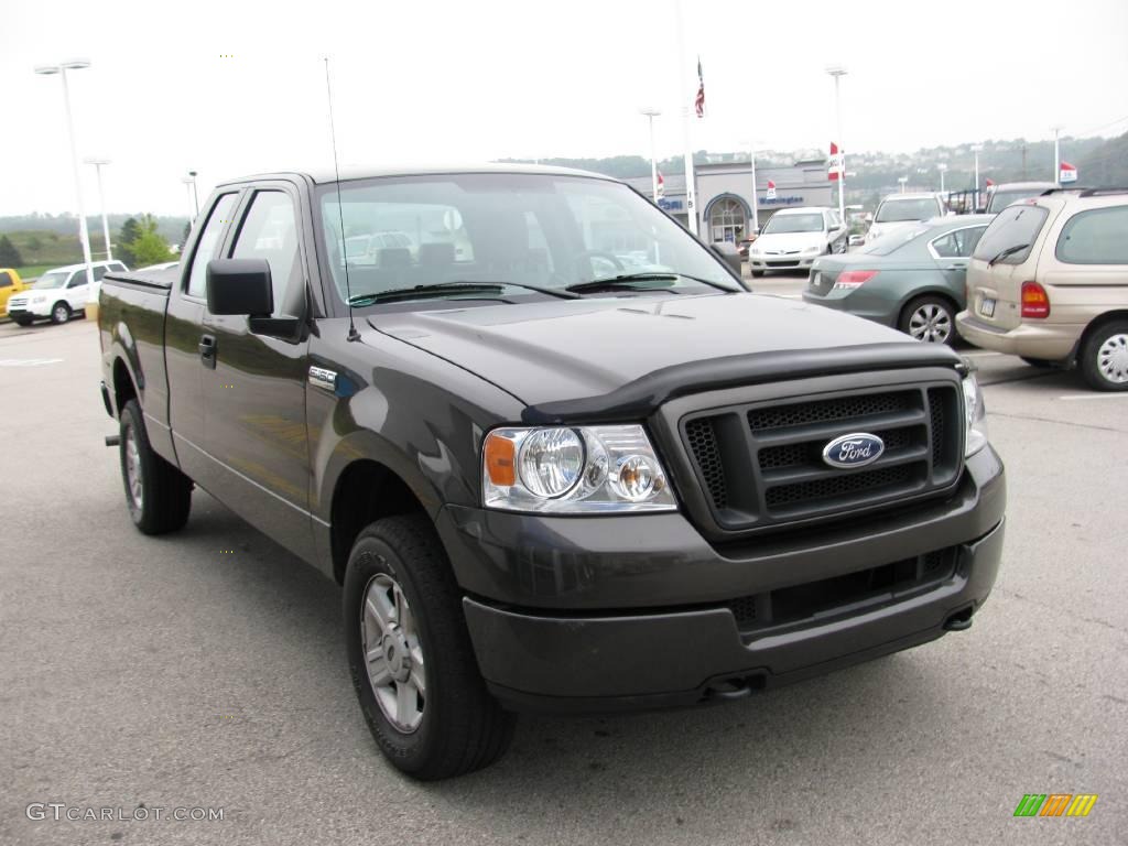2005 F150 STX SuperCab 4x4 - Dark Stone Metallic / Medium Flint Grey photo #10