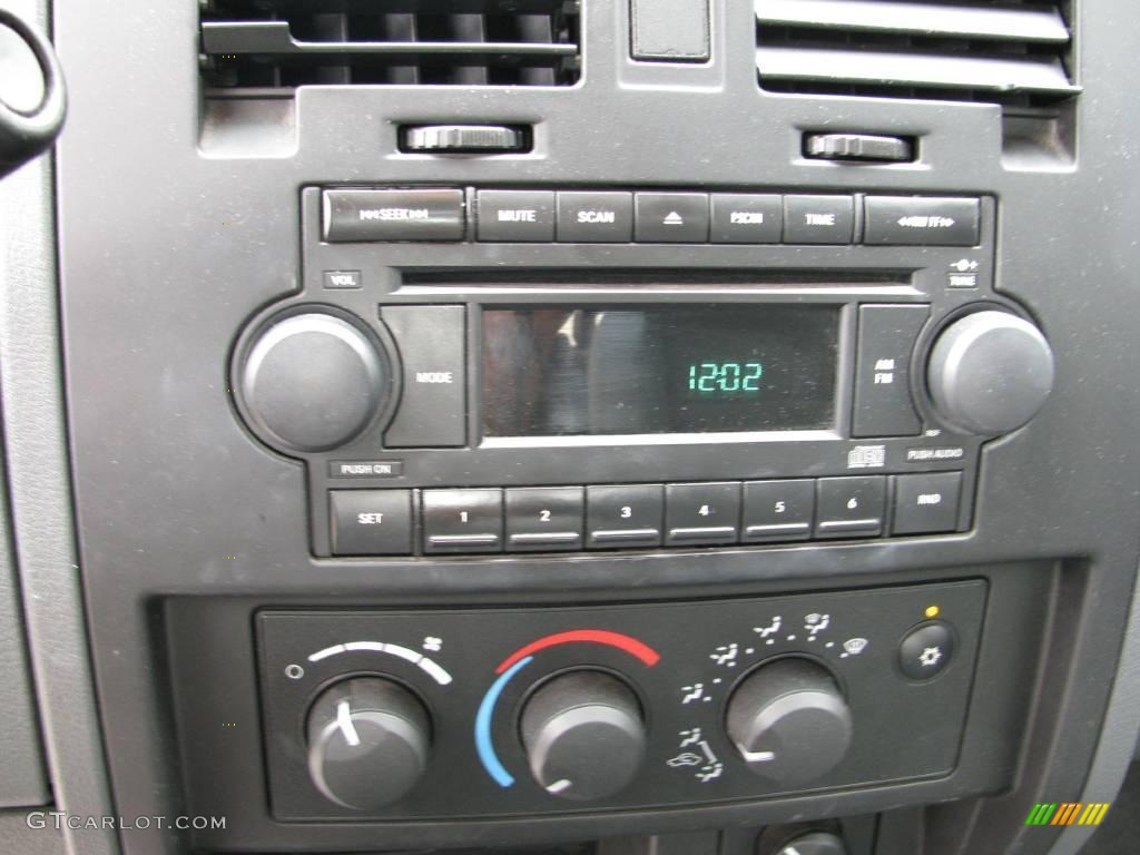 2005 Dakota ST Quad Cab 4x4 - Bright White / Medium Slate Gray photo #14