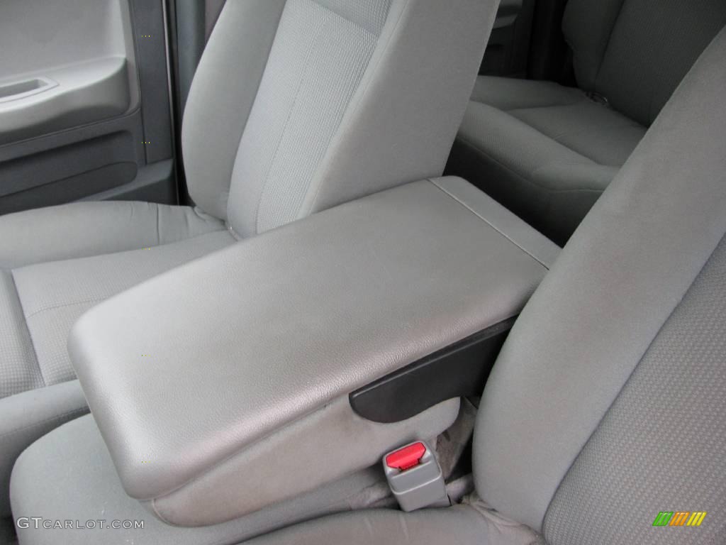 2005 Dakota ST Quad Cab 4x4 - Bright White / Medium Slate Gray photo #16