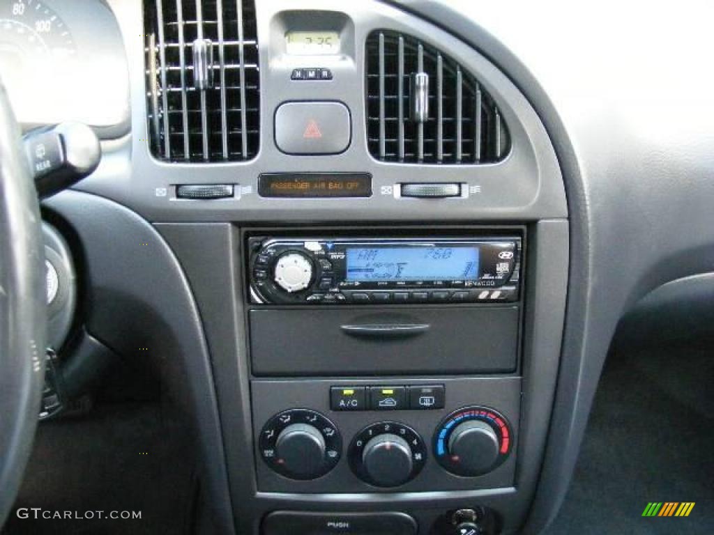 2004 Elantra GT Hatchback - Sterling Silver / Dark Gray photo #18